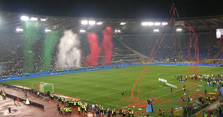 Cận cảnh kiến trúc đặc trưng của sân vận động Stadio Olimpico, Rome.