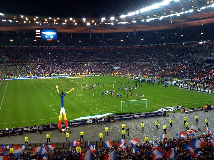 Cảnh khán giả trong trận đấu Pháp gặp Cộng hòa Ireland năm 2009 tại Stade de France