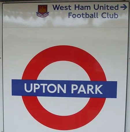 Ga tàu điện ngầm Upton Park, điểm đến quen thuộc của người hâm mộ West Ham