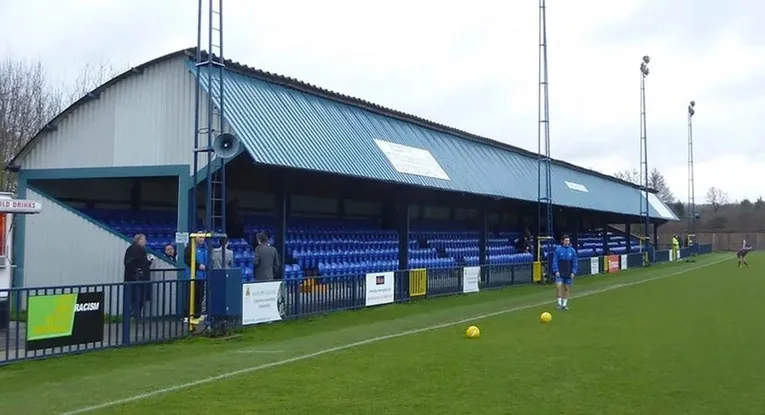Ghế trống tại Longmead Stadium