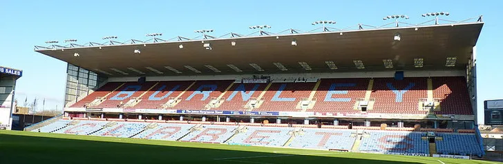 Góc nhìn cận cảnh một khán đài tại Turf Moor, sân vận động của CLB Burnley