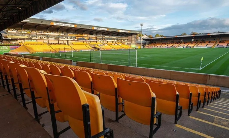 Góc nhìn toàn cảnh sân bóng Vale Park, nơi diễn ra các trận đấu của Port Vale FC