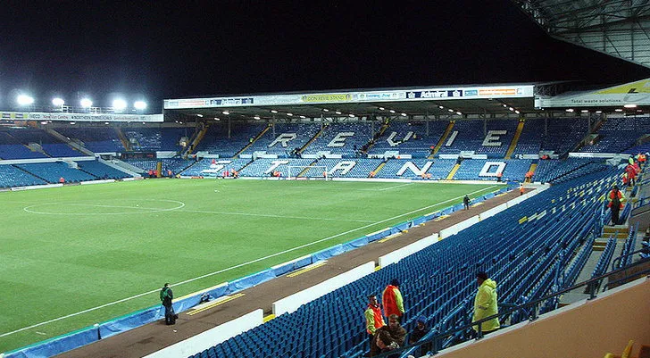 Góc nhìn từ khán đài bên trong sân vận động Elland Road của Leeds United