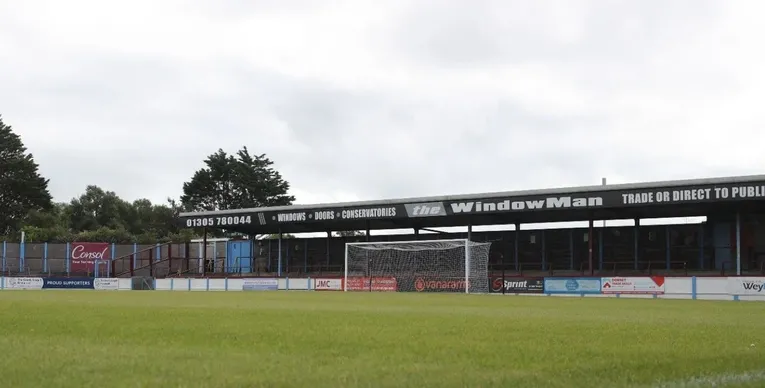 Góc nhìn từ khán đài dành cho cổ động viên đội khách tại Bob Lucas Stadium