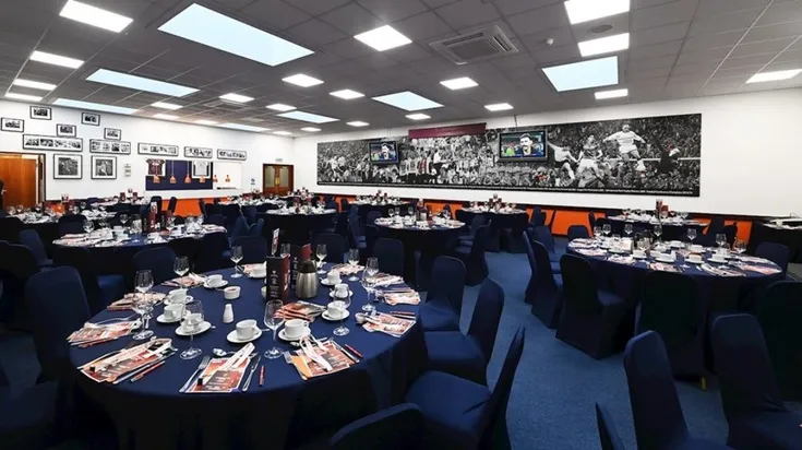 Hình ảnh khu vực khách sạn sân Kenilworth Road