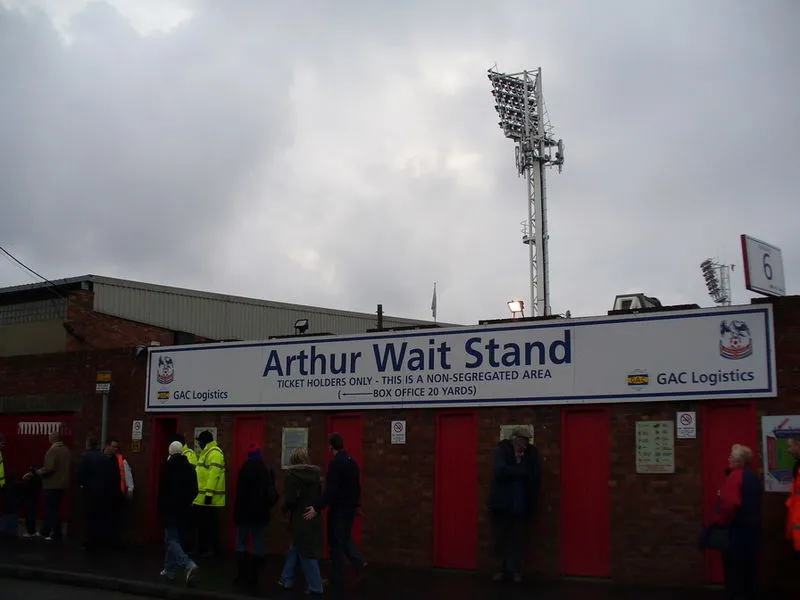Khán đài Arthur Wait Stand tại Selhurst Park, khu vực dành cho khách