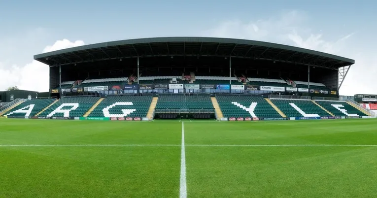 Khán đài chính Mayflower Grandstand tại Home Park, phần lâu đời nhất của sân