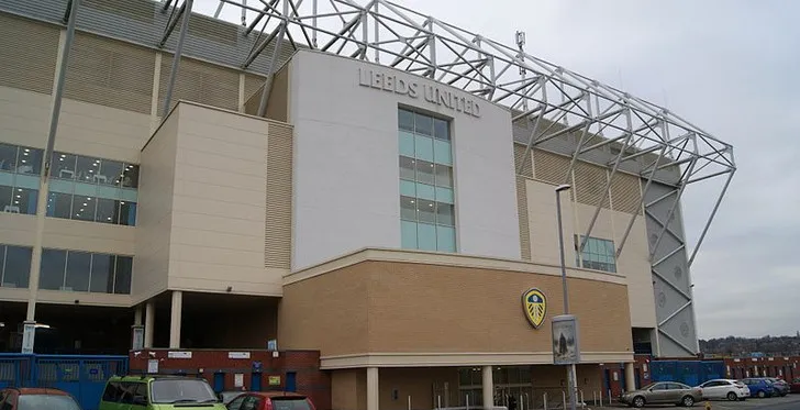 Khán đài Đông (East Stand) uy nghi tại sân Elland Road, Leeds