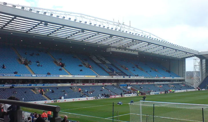 Khán đài Jack Walker tại Ewood Park, biểu tượng vinh quang của Blackburn Rovers