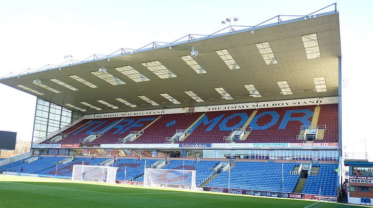 Khán đài Jimmy McIlroy của sân Turf Moor, sân nhà Burnley