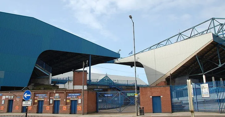 Khán đài North Stand tại sân vận động Hillsborough, một trong bốn khán đài chính đóng góp vào sức chứa của sân nhà Sheffield Wednesday.