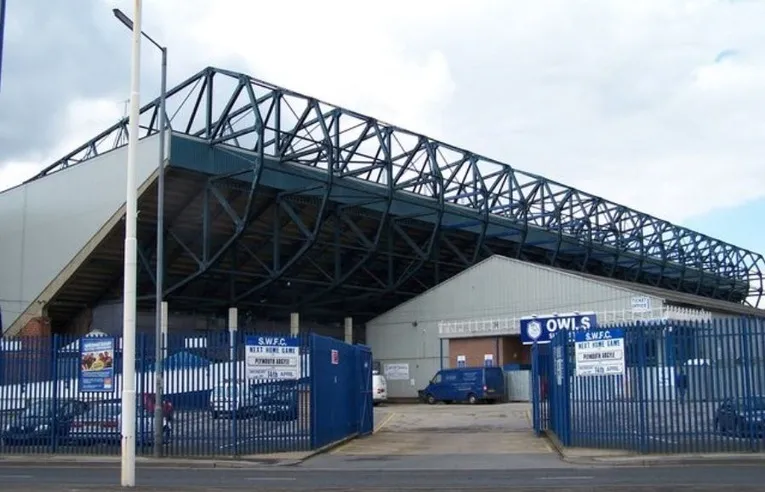 Khán đài South Stand tại sân vận động Hillsborough, khu vực lớn nhất với các tiện ích cao cấp dành cho người hâm mộ.