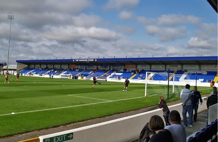 Khán đài Vaughan cũ tại Deva Stadium, một phần lịch sử của Chester FC