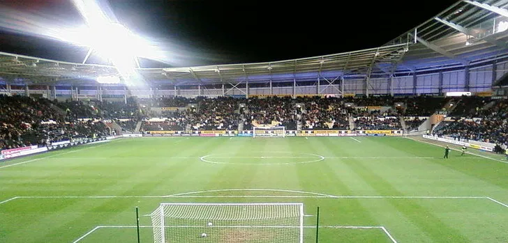 Khán giả tại MKM Stadium