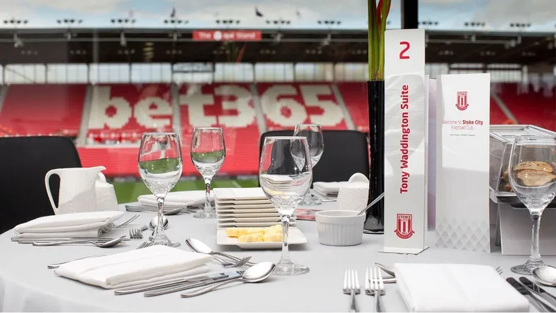 Không gian sang trọng tại các phòng khách sạn và suite VIP của Bet365 Stadium