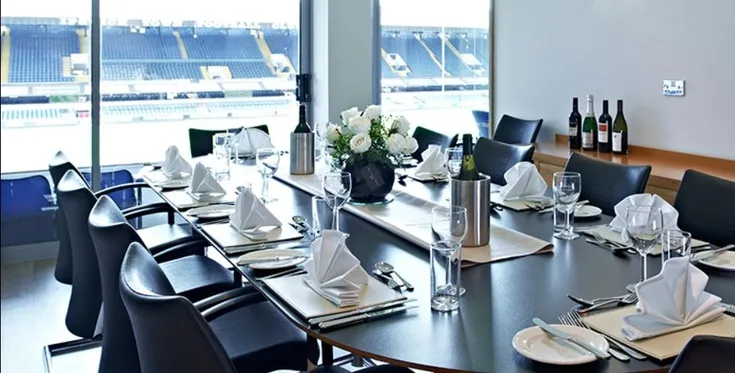 Không gian trải nghiệm dịch vụ cao cấp (Hospitality) tại Portman Road, minh họa sảnh đón tiếp sang trọng dành cho khách VIP và doanh nghiệp.