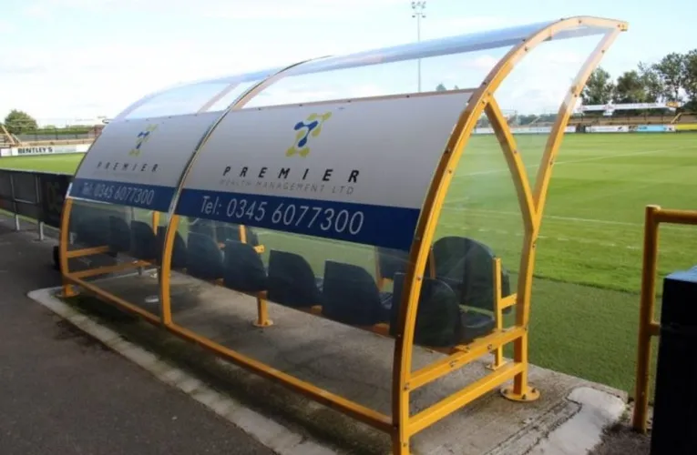Khu vực cabin huấn luyện viên và cầu thủ dự bị (dugouts) tại sân Haig Avenue