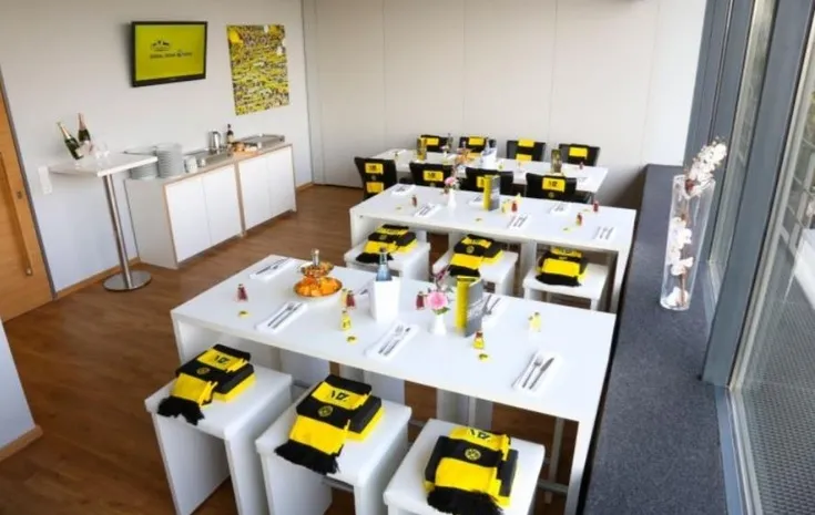 Khu vực dịch vụ hiếu khách cao cấp tại sân Signal Iduna Park