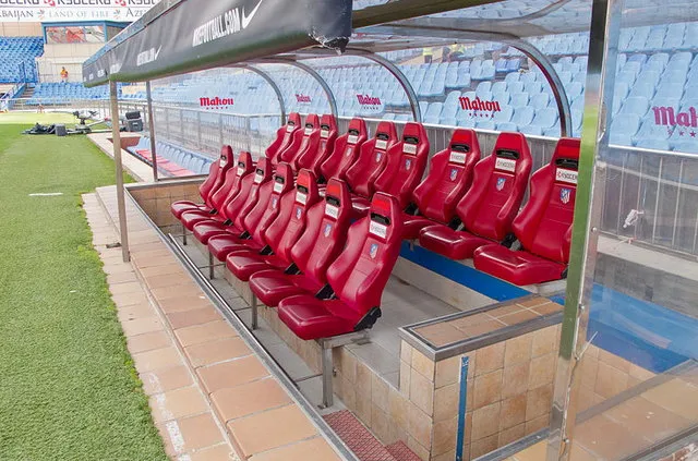 Khu vực ghế dự bị của đội khách tại sân vận động Vicente Calderón