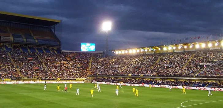 Khu vực tiếp đón khách VIP tại sân Estadio de la Cerámica, thể hiện dịch vụ hiếu khách cao cấp