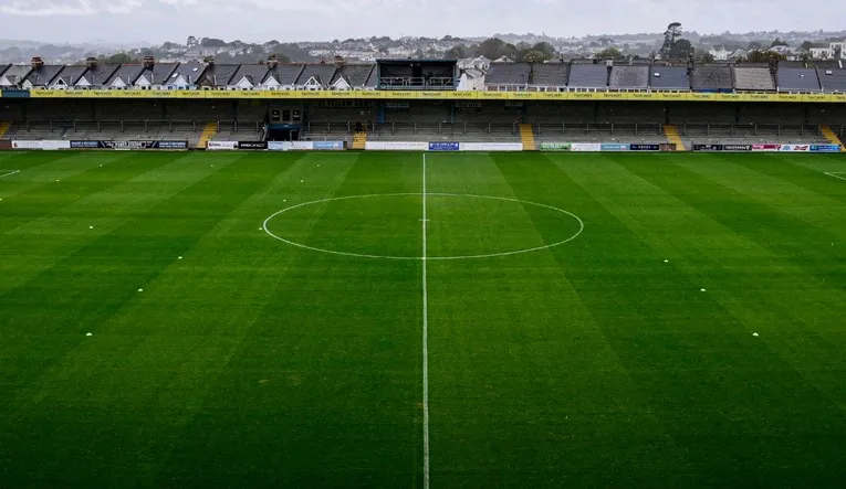 Mặt cỏ sân Plainmoor của câu lạc bộ Torquay United
