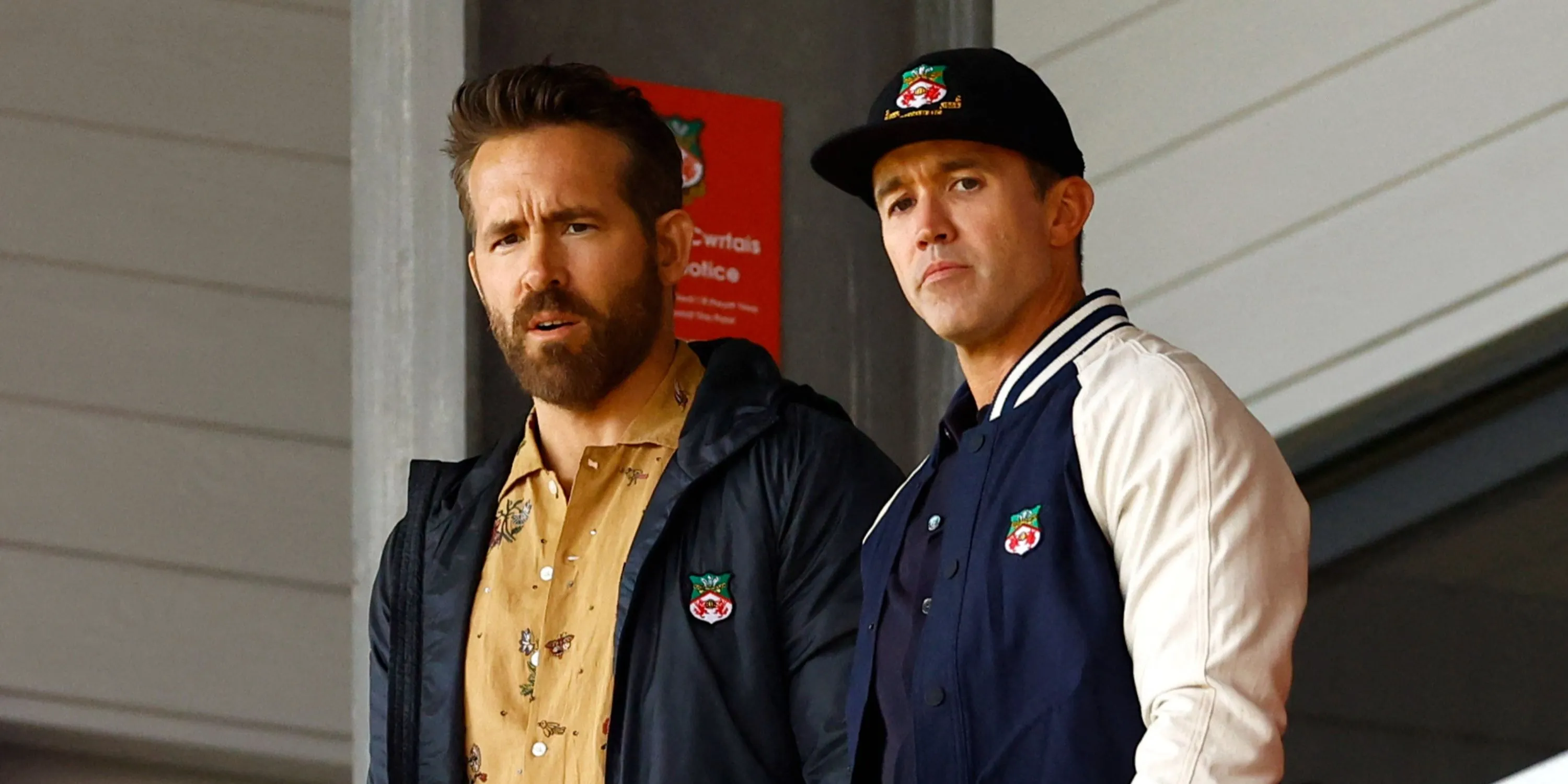 Ryan Reynolds và Rob McElhenney, cặp đôi chủ sở hữu đầy tham vọng của Wrexham AFC