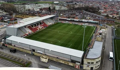 Sân vận động Mazuma Mobile nhìn từ trên cao, kiến trúc hiện đại của Morecambe FC
