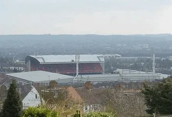 Selhurst Park nhìn từ trên cao, sân nhà của Crystal Palace tại London