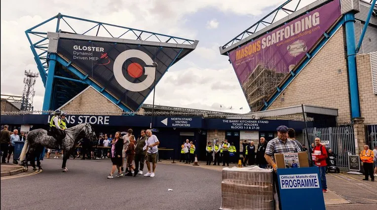 The Den Outside the Ground
