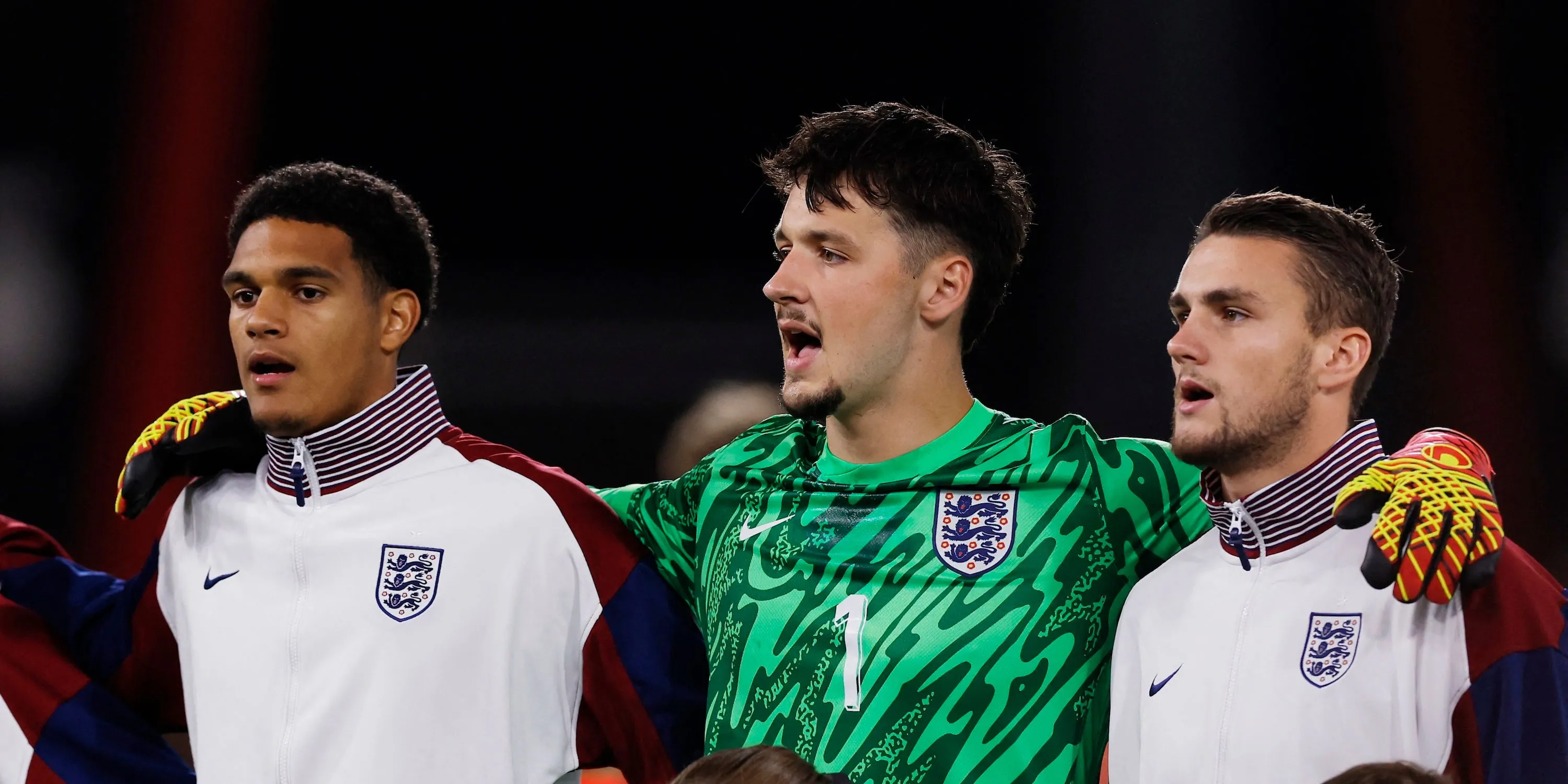 Thủ môn James Trafford trong màu áo tuyển trẻ Anh, cầu thủ được Manchester City và Newcastle United tranh giành.