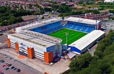 Toàn cảnh Ewood Park nhìn từ trên cao, sân nhà lịch sử của Blackburn Rovers