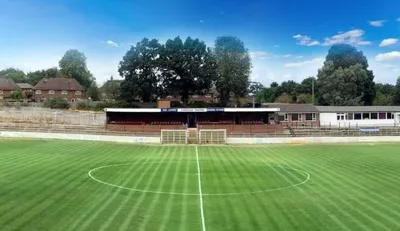 Toàn cảnh sân The Meadow Chesham United