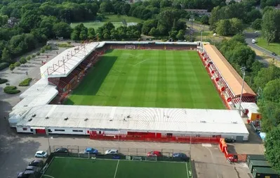 Toàn cảnh sân vận động Broadfield, sân nhà của Crawley Town FC nhìn từ trên cao