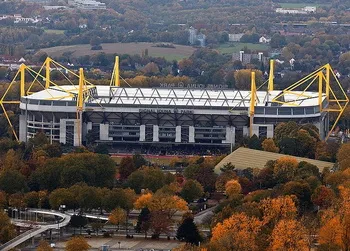 Toàn cảnh sân vận động Signal Iduna Park, sân nhà của Borussia Dortmund