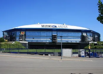 Toàn cảnh sân vận động Veltins-Arena nhìn từ trên cao, kiến trúc hiện đại của sân nhà Schalke 04