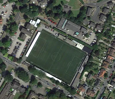 Tổng quan bên ngoài sân EnviroVent Stadium của Harrogate Town