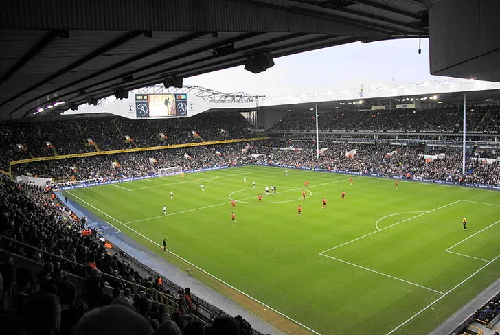 Trận đấu giữa Tottenham và Blackburn Rovers tại White Hart Lane
