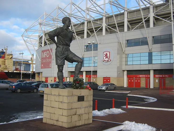 Tượng George Hardwick, một biểu tượng của Middlesbrough