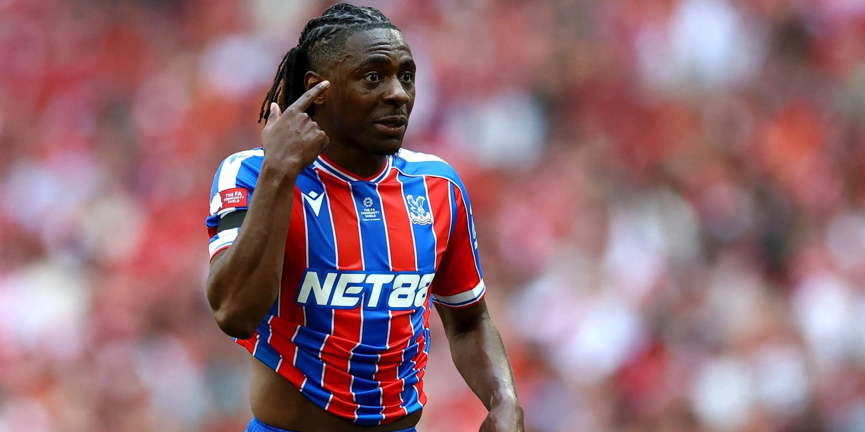 Eberechi Eze của Crystal Palace thể hiện sự thất vọng trong trận đấu