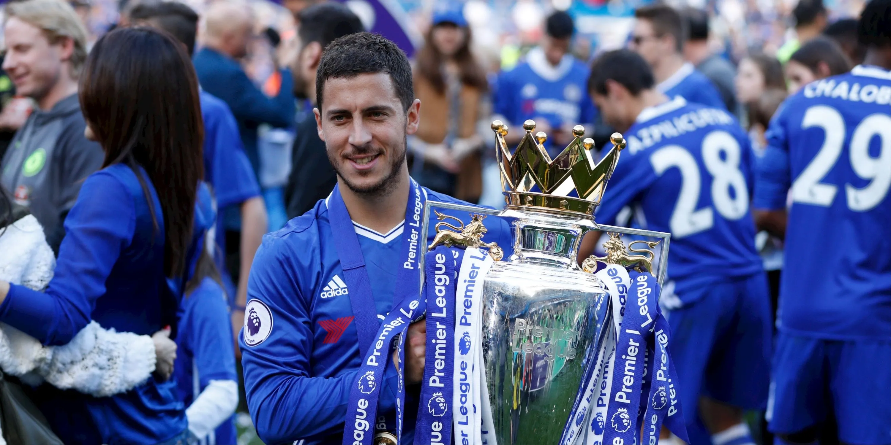 Eden Hazard trình diễn phong độ đỉnh cao tại Chelsea, được Mourinho so sánh với Ronaldo