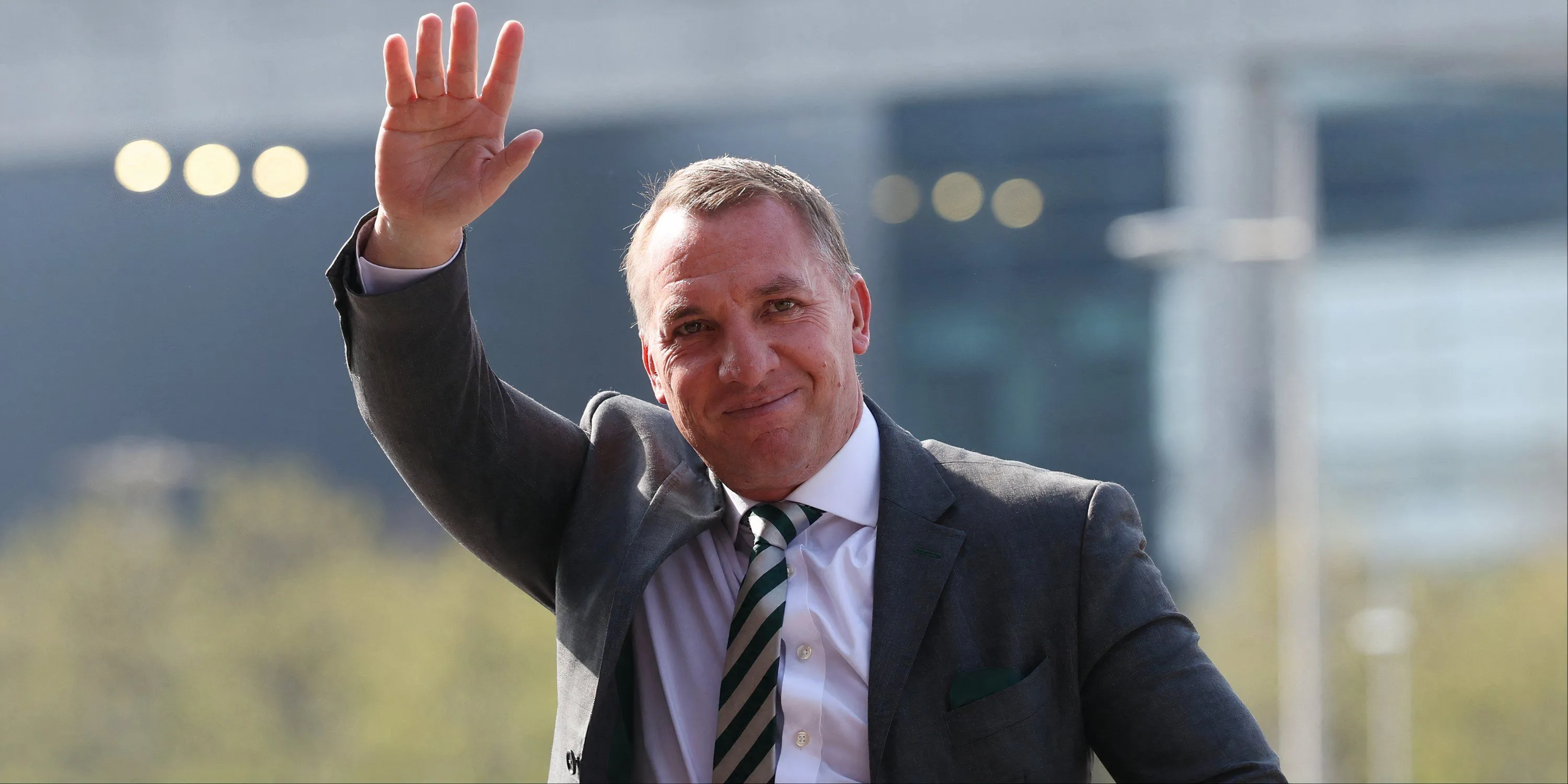 HLV Brendan Rodgers chỉ đạo chiến thuật cho Celtic