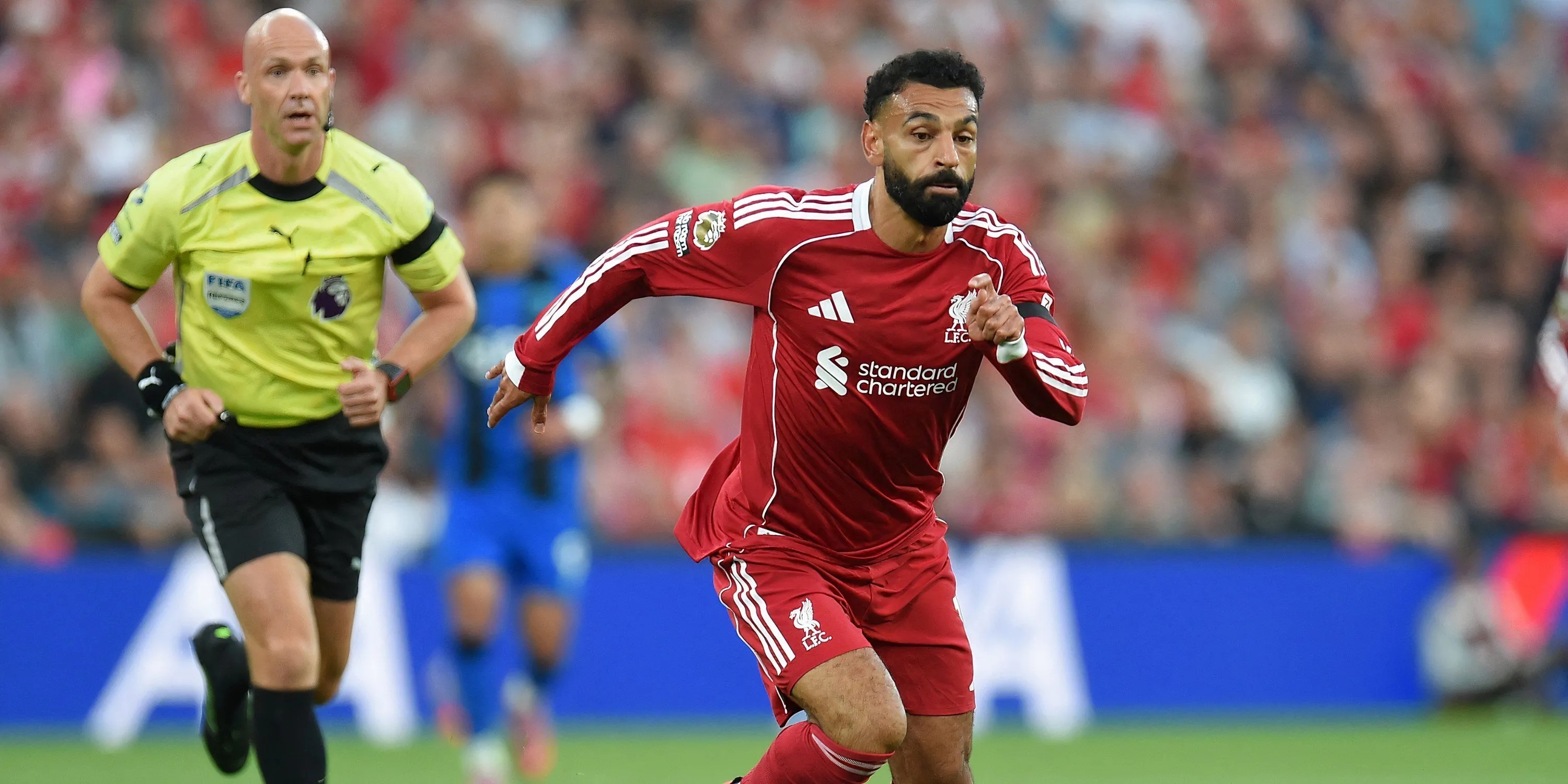 Mohamed Salah ghi bàn cho Liverpool trong trận đấu mở màn Premier League