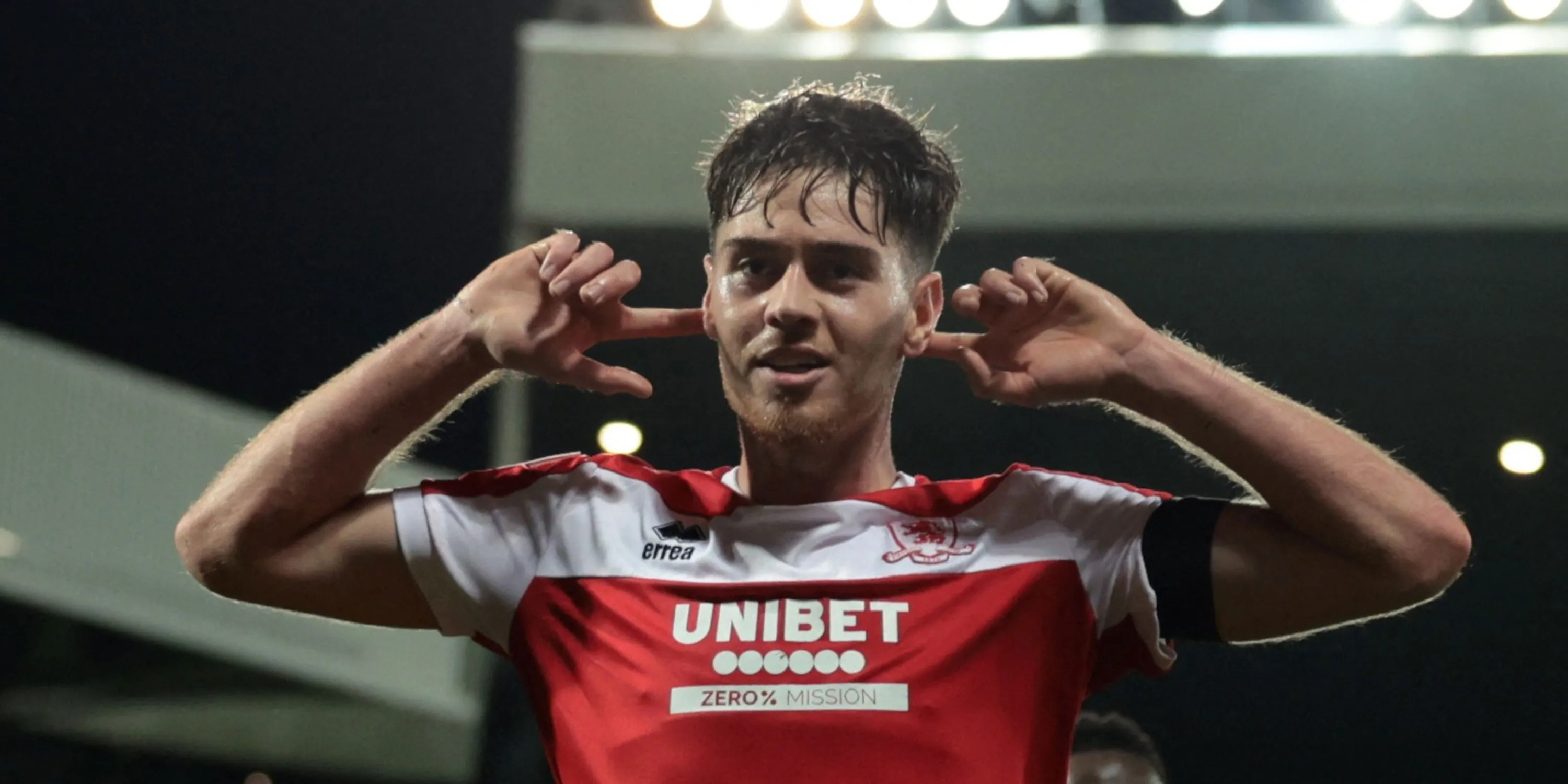 Tiền vệ Hayden Hackney trong màu áo Middlesbrough, mục tiêu chuyển nhượng của Manchester United