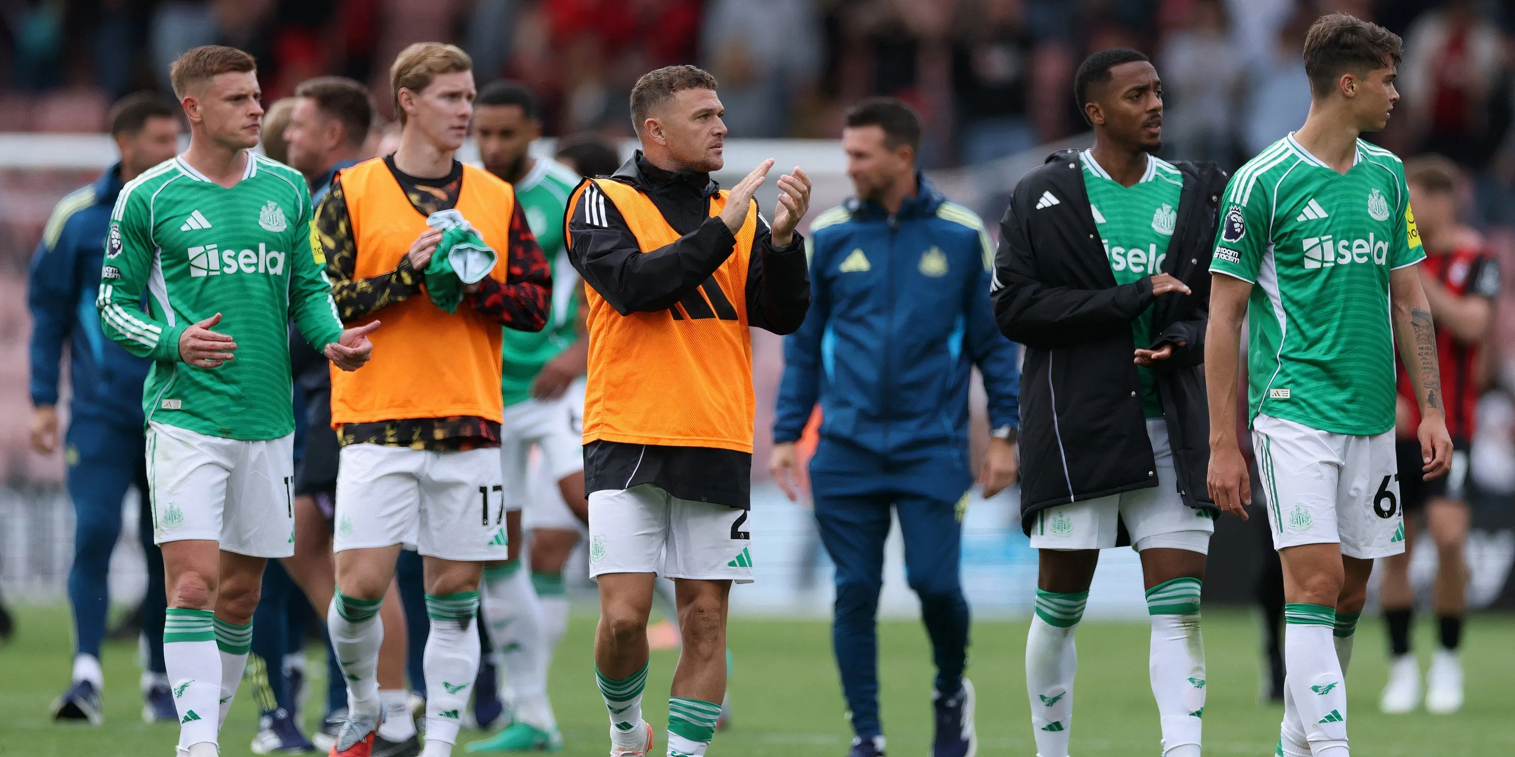 Các cầu thủ Newcastle United bế tắc trong khâu tấn công trước hàng thủ Bournemouth tại Ngoại hạng Anh 2025/26.