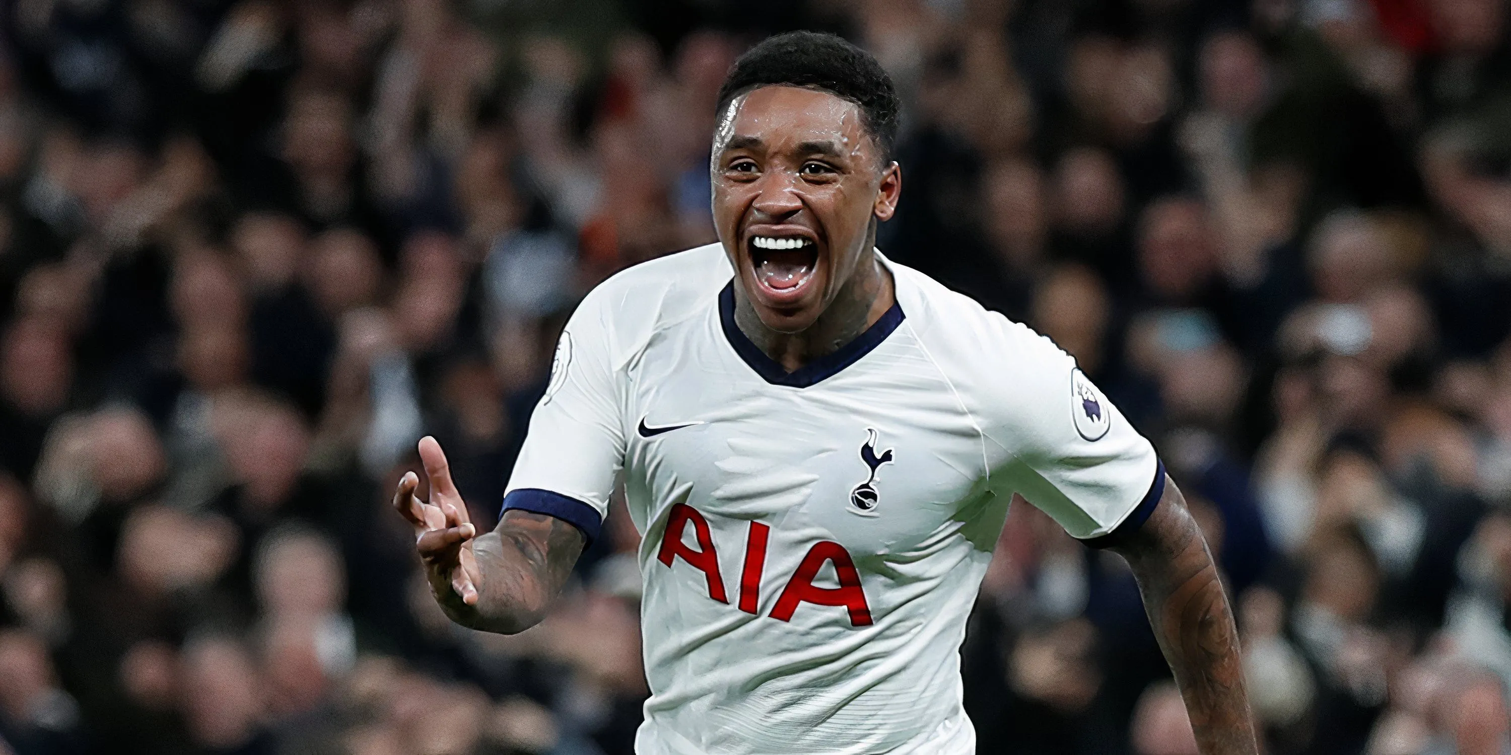 Cầu thủ chạy cánh Steven Bergwijn thi đấu cho Tottenham tại Ngoại hạng Anh
