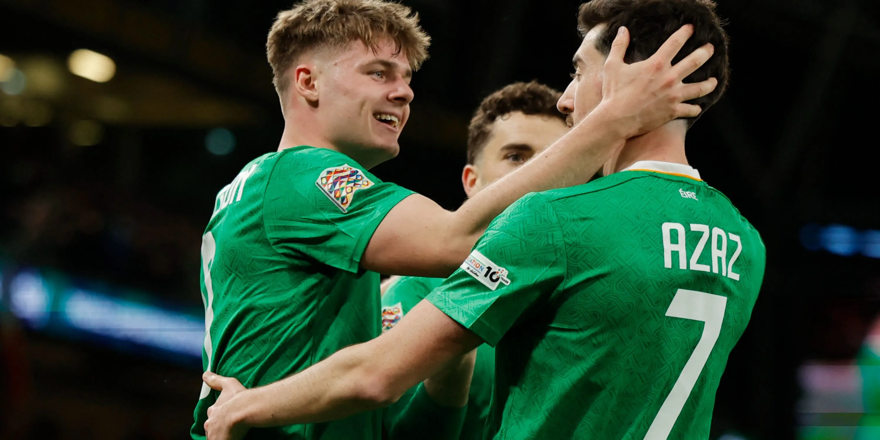 Evan Ferguson trong màu áo Đội tuyển Cộng hòa Ireland, thể hiện tiềm năng lớn.