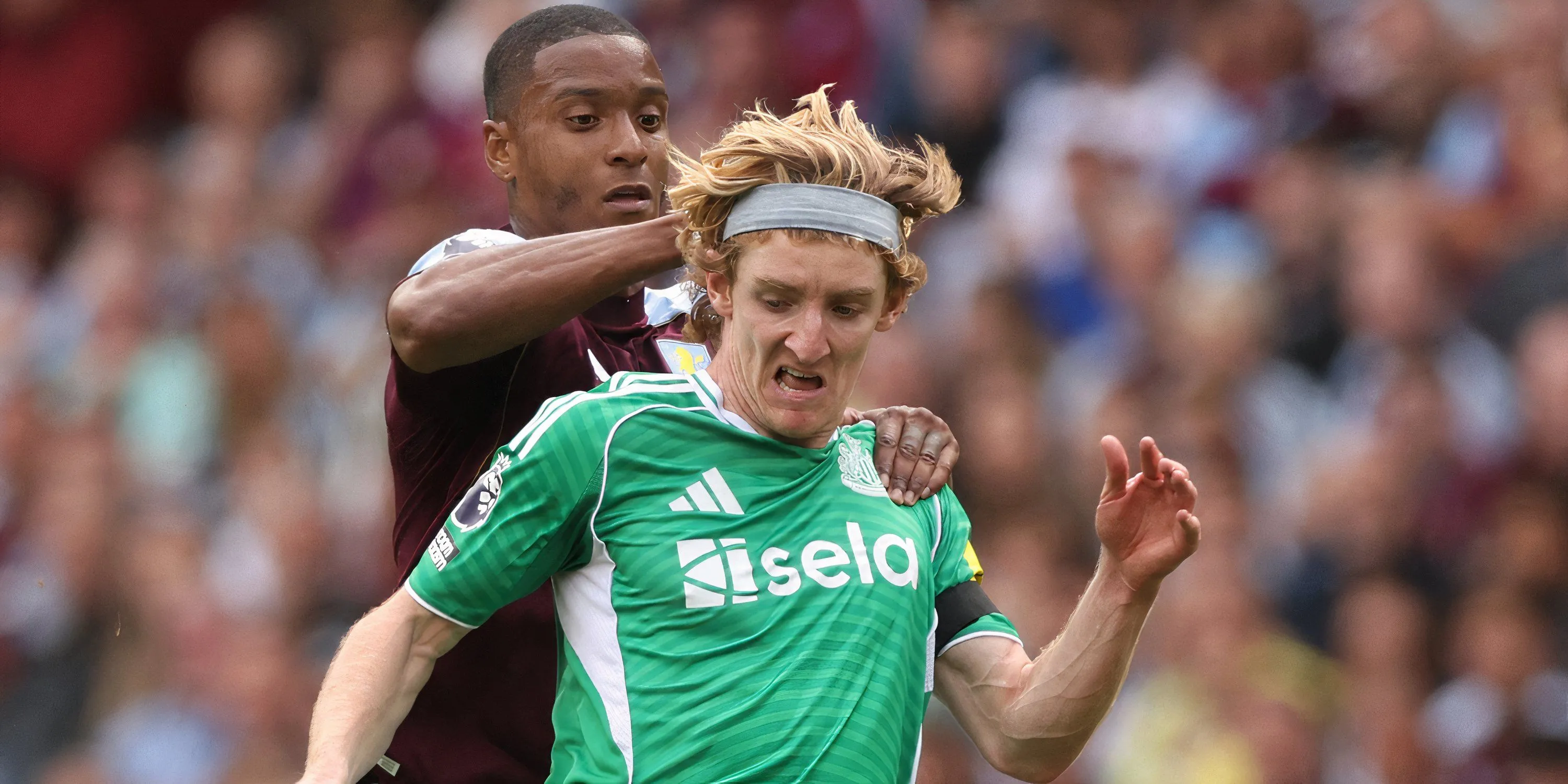 Tiền đạo Anthony Gordon thi đấu năng nổ cho Newcastle tại Ngoại hạng Anh