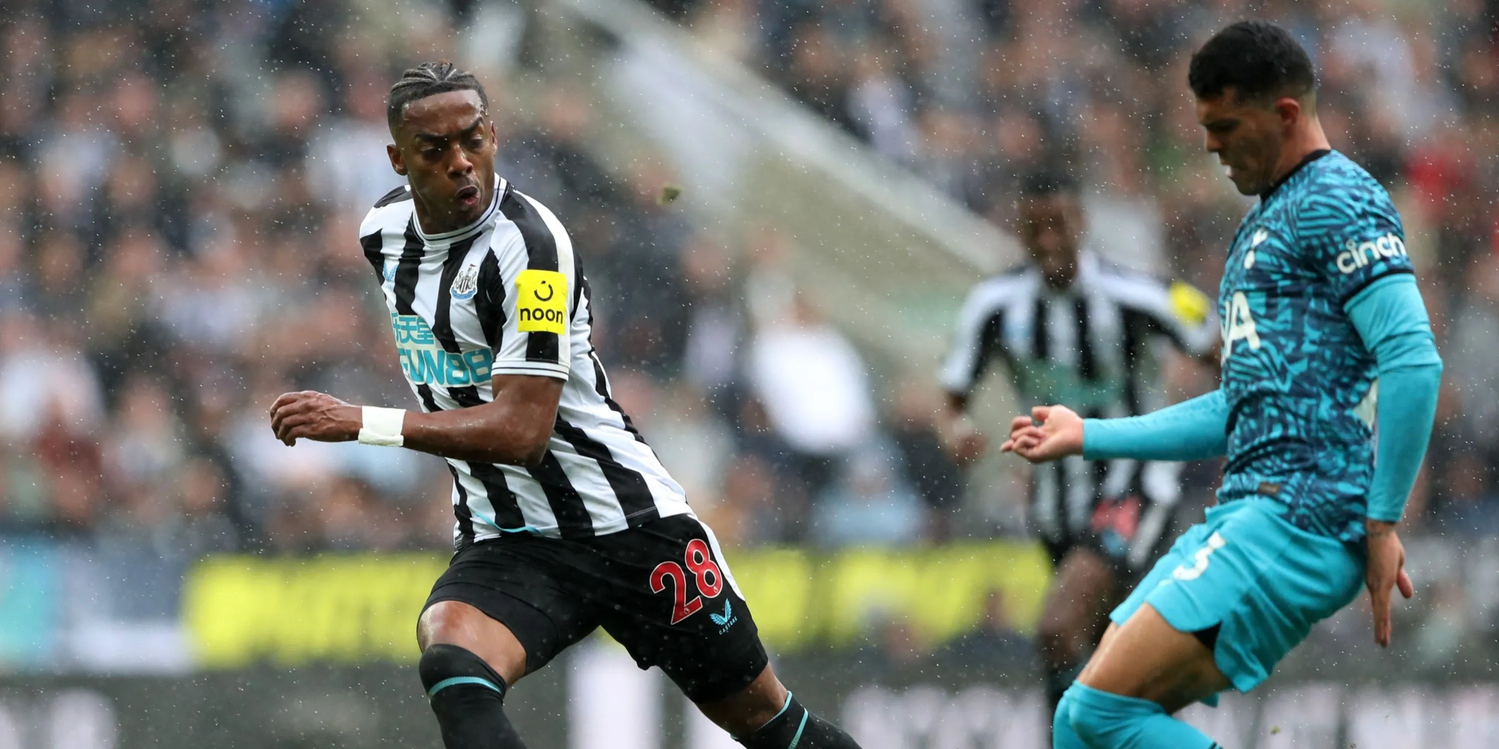 Tiền vệ Joe Willock của Newcastle United đang đối mặt với nhiều áp lực về phong độ.