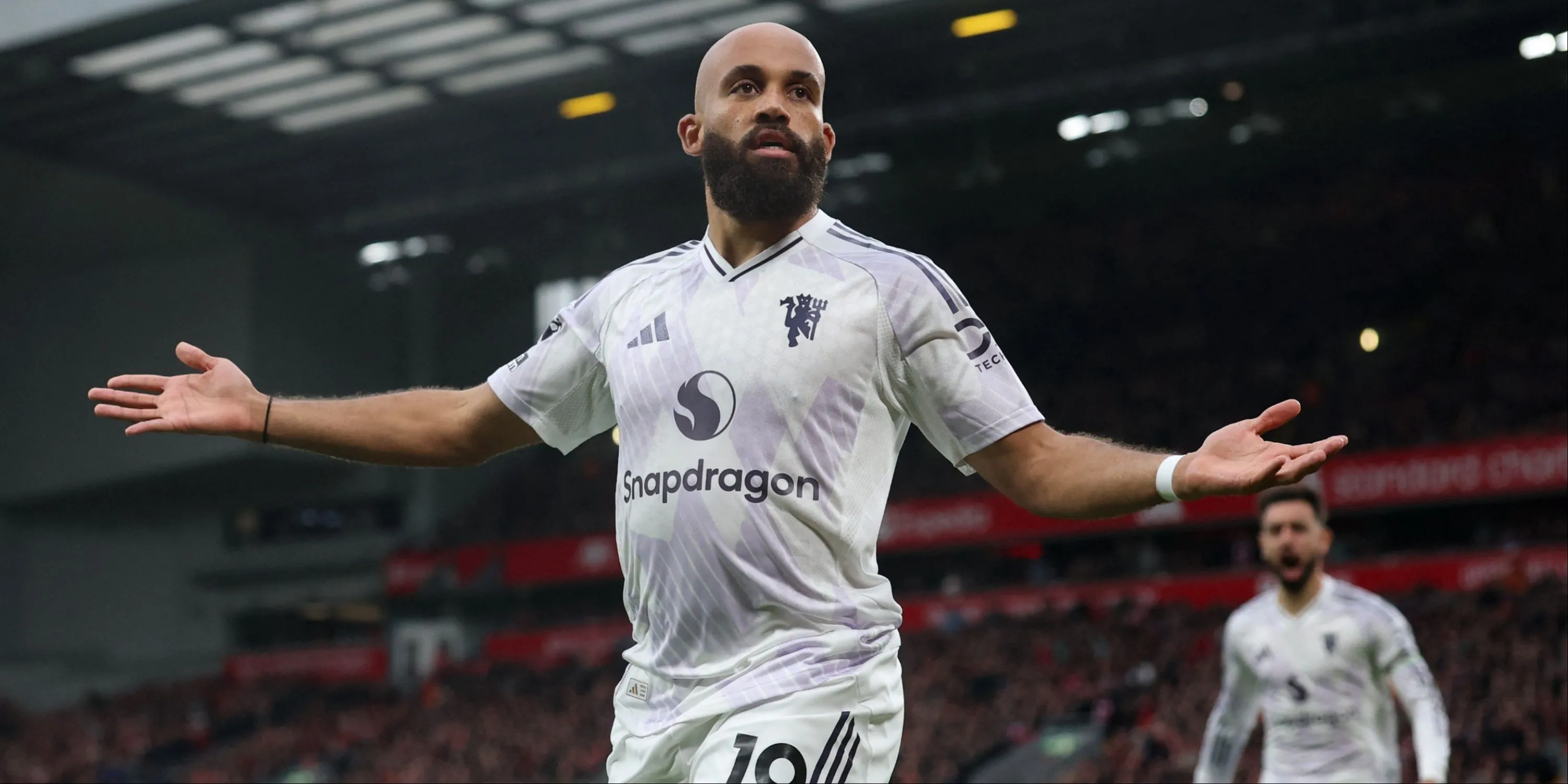 Bryan Mbeumo trong màu áo Man United, mẫu cầu thủ tấn công đa dạng và chân trái uy lực