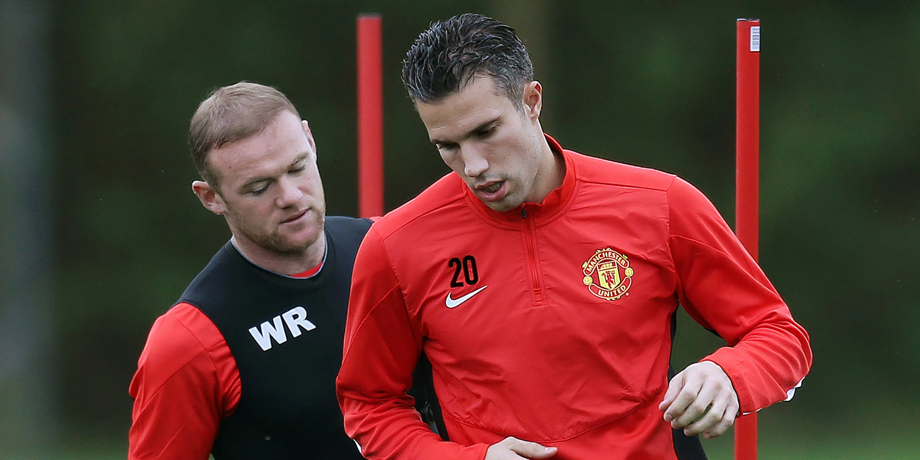 Robin van Persie và Wayne Rooney trong màu áo Man United, tiêu chuẩn ghi bàn lịch sử của CLB